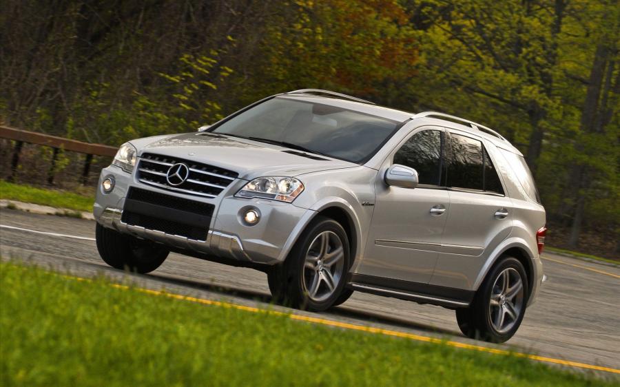  Mercedes-Benz ML63 AMG 2009 года  (фото 23 из 38)